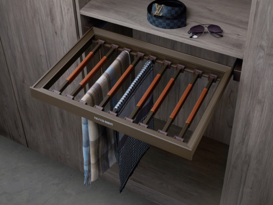 全鋁/皮革西褲價